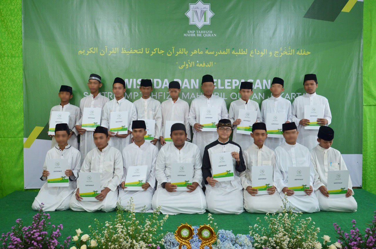 Prosesi wisuda tahfizh santri Mahir Tahfizh School